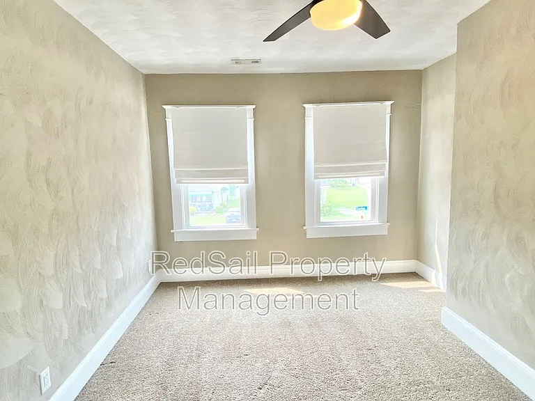 1708 Canton Ave — Photo 15