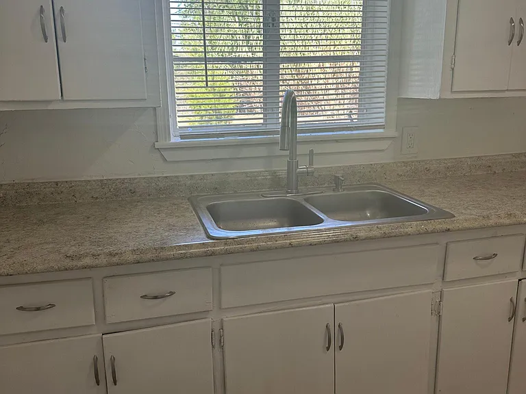 3713 Mallard Dr — Photo 1