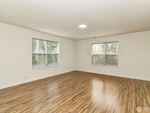 5th image of 11629 54th Drive SE
