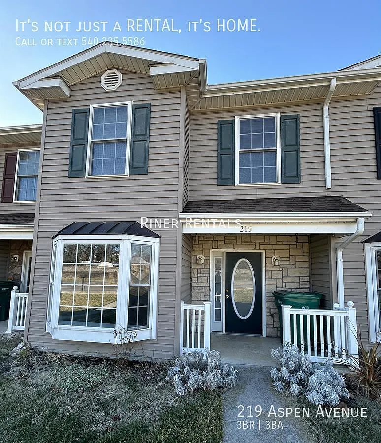 3 bed, 2.5 bath, $1,795 — Photo 1