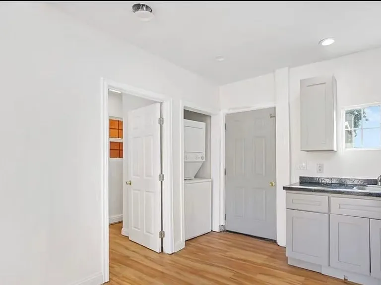 423 Willow Ave #423 — Photo 5