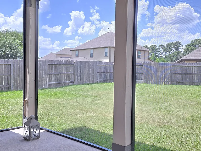 Fully screened patio with natural gas plumbing outlet