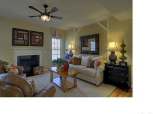 12 Prairie Ln, Lancaster, NY 14086