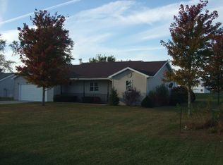 100 Horseshoe Dr, Martinton, IL 60951