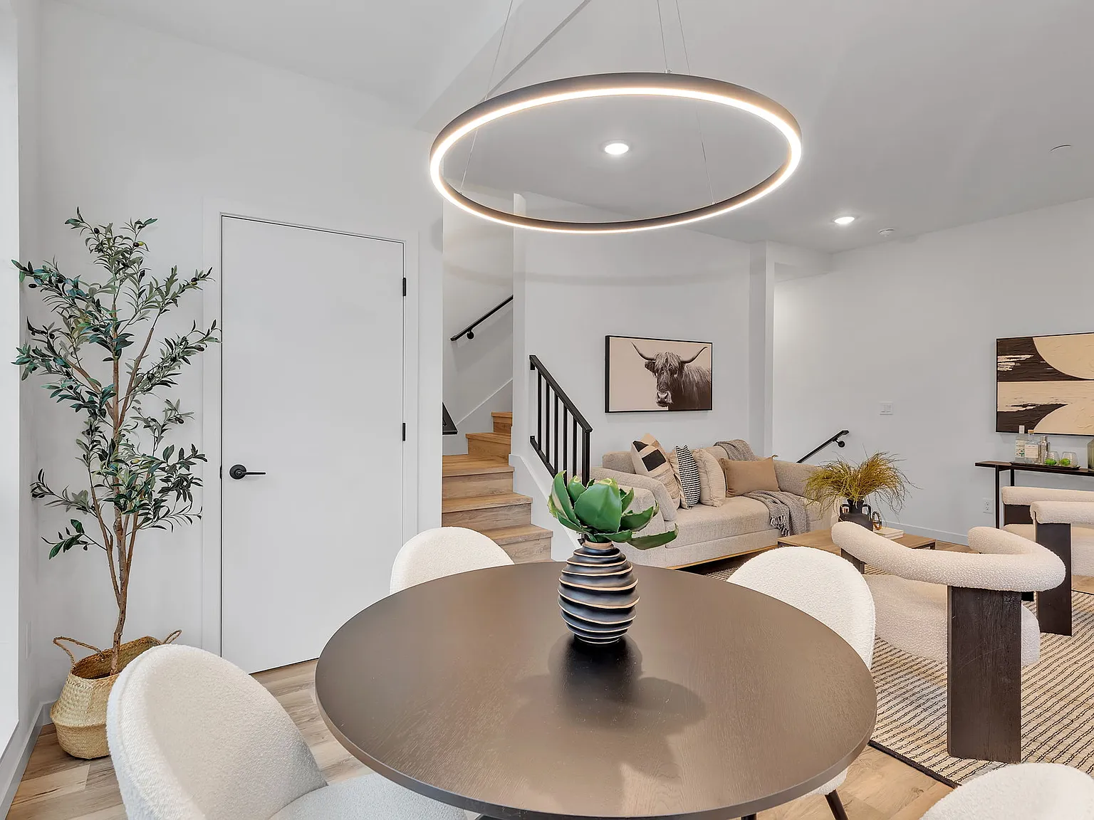 2 bed, 1.5 bath, 890 sqft, $3,295 — Photo 3