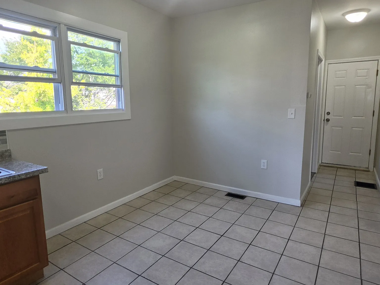 2 bed, 1200 sqft, $2,250 — Photo 4