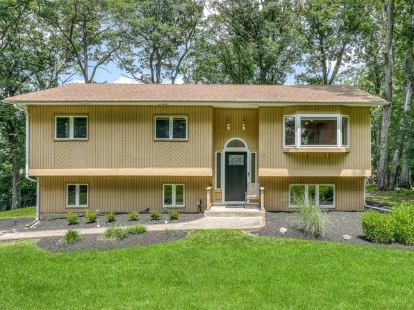 17 Onderdonk Road, Suffern, NY 10901