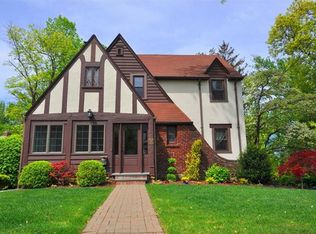 12 Moore St, Hartsdale, NY 10530