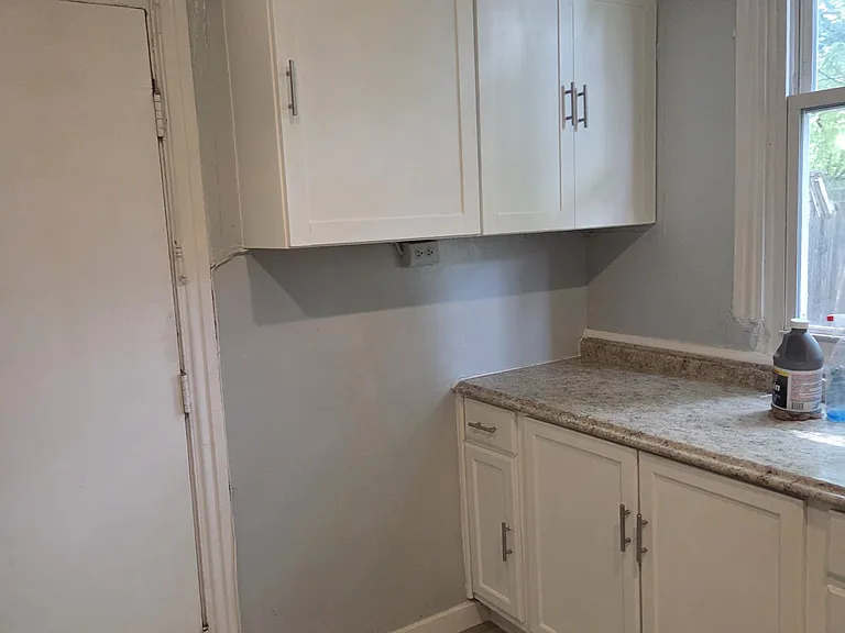 1407 Liberty St — Photo 24