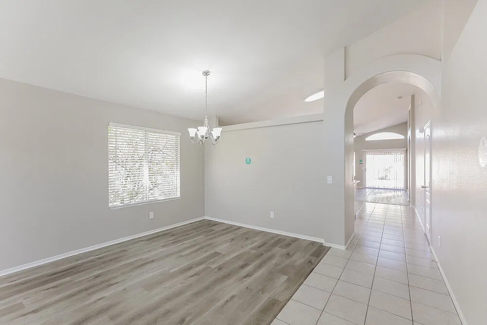 3 bed, 2.0 bath, 1614 sqft, $2,410 — Photo 4