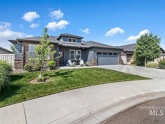 4 bed, 2046 sqft, $5,495 — Photo 3