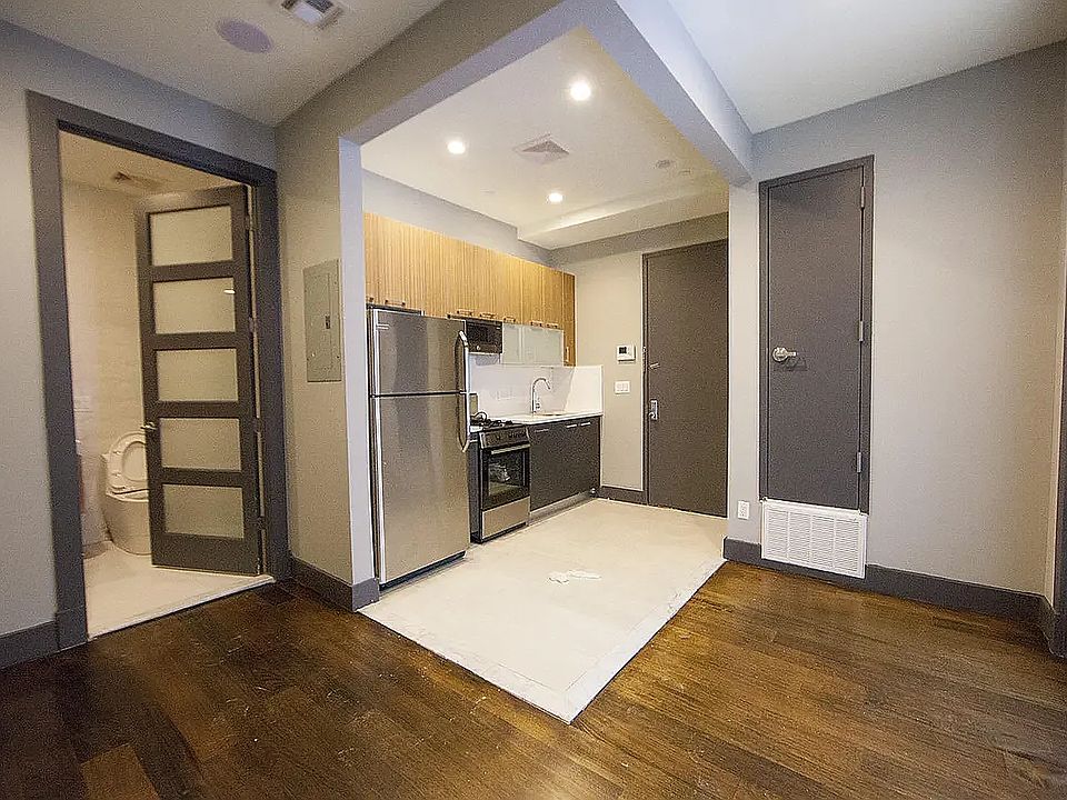 1st image of 127 Boerum St APT 1B