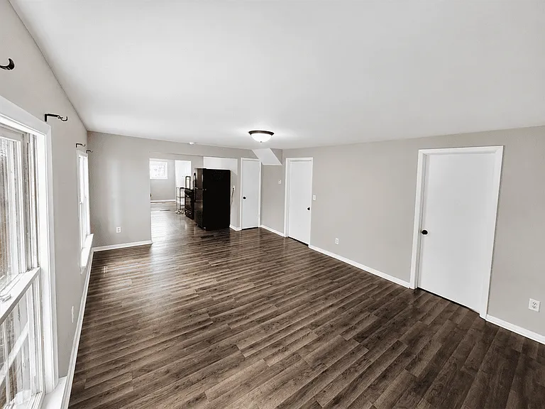 4918 Pleasant Grove Rd — Photo 10