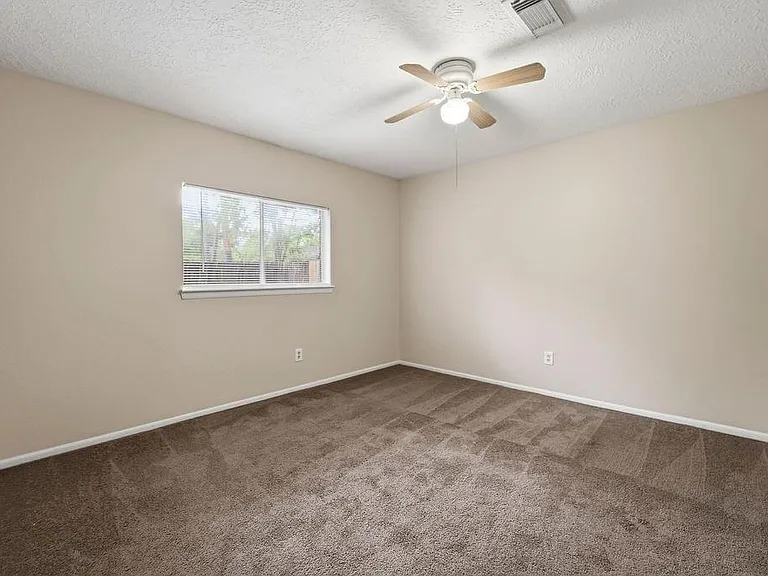 4542 Algernon Dr — Photo 8
