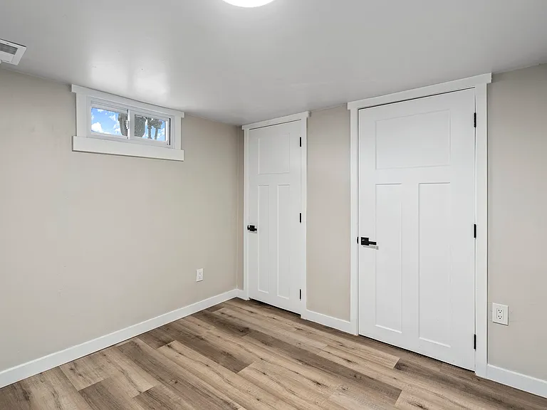 697 N 200 W — Photo 21