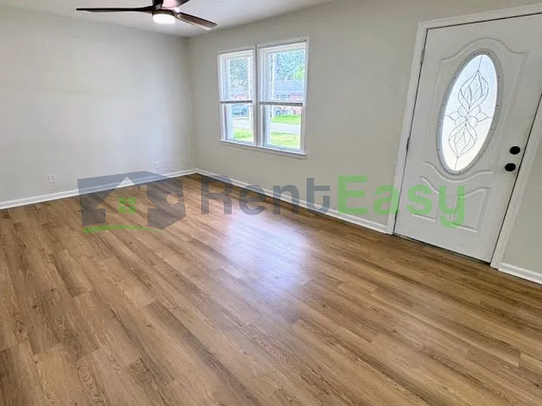 4113 4th St — Photo 3