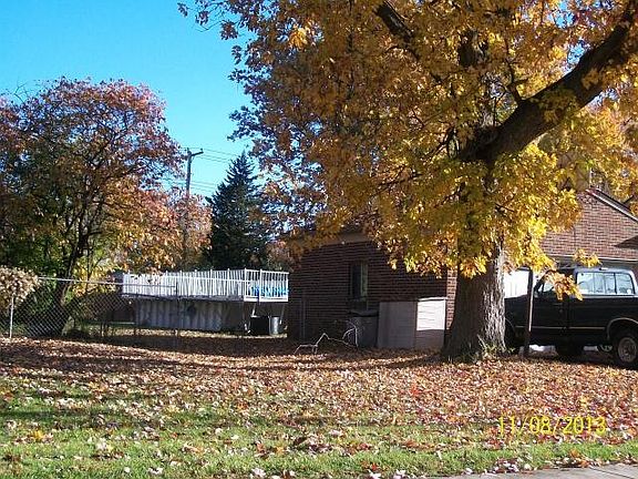 2nd image of 19047 Huntington Ave