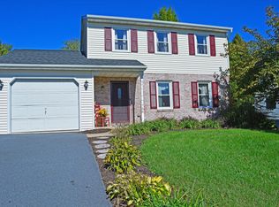 750 Evergreen St, Denver, PA 17517