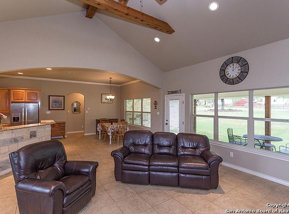 5th image of 164 Diamond View Dr