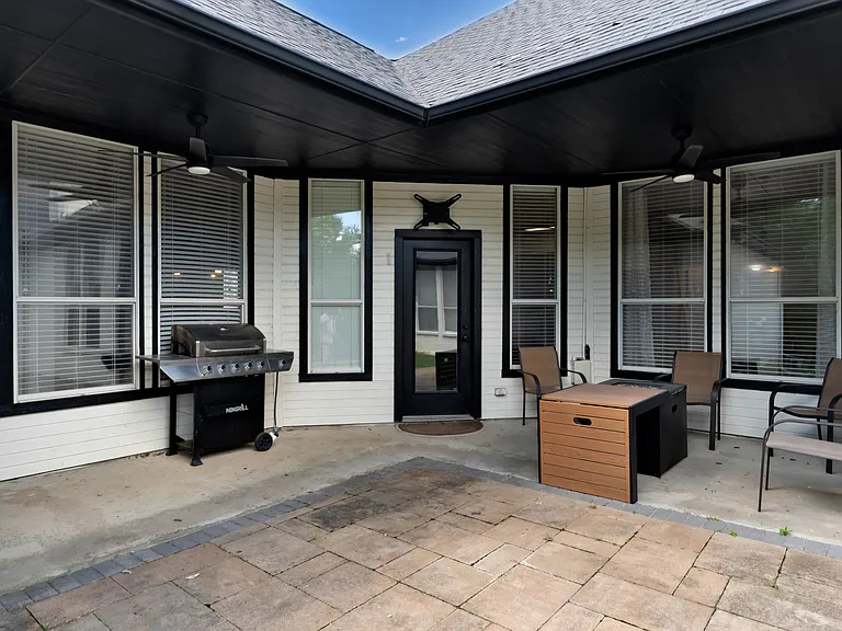 2451 Valley View Dr — Photo 43