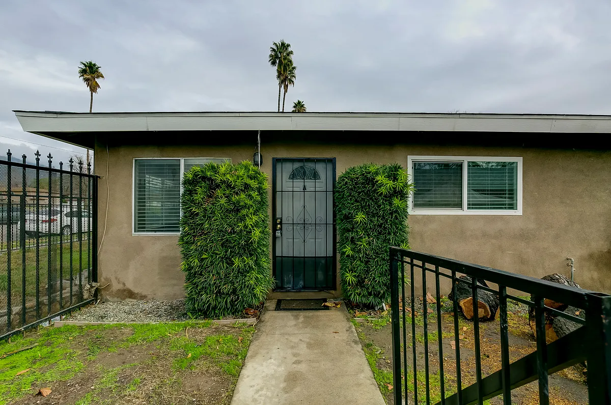 Building Photo - 2095 Sunrise Ln