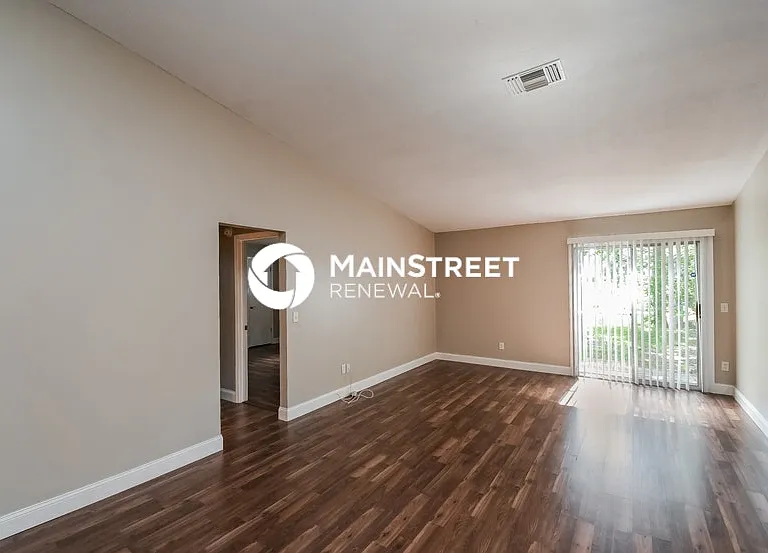 10927 Horse Track Dr E — Photo 3
