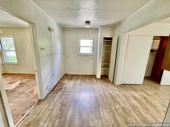 4th image of 211 Rosemont Dr