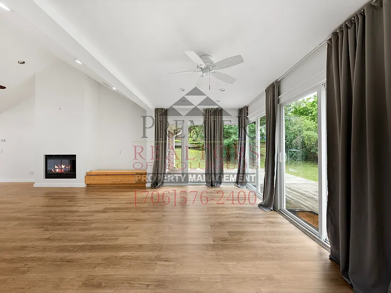 2250 Rock Springs Ct — Photo 23
