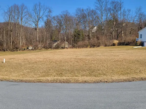 12216 Forest Hill Rd #241, Waynesboro, PA 17268