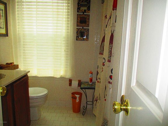 5th image of 306 Donard Park Ave