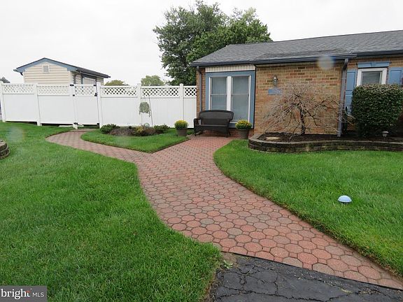 5th image of 2932 Kinsman Ct