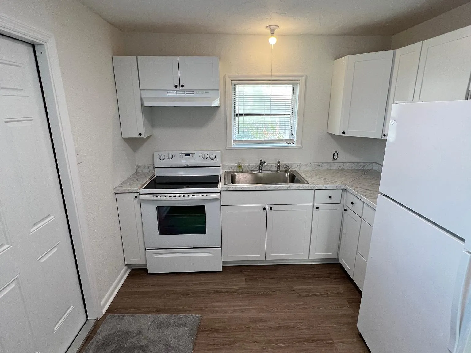 2 bed, $1,695 — Photo 2