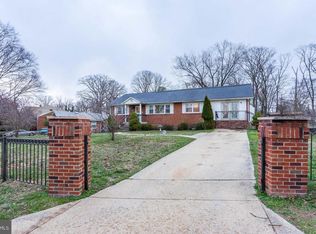 5016 Leland Dr, Oxon Hill, MD