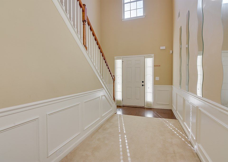2nd image of 2802 Huntcliffe Dr