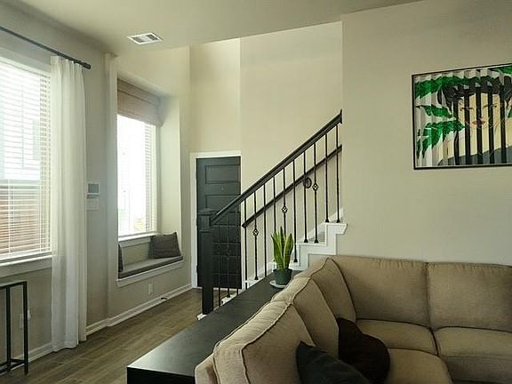 2nd image of 4910 Anders Ln