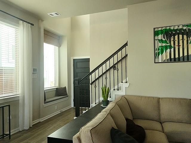 2nd image of 4910 Anders Ln