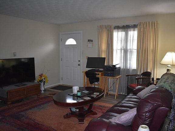 3rd image of 1150 Southridge Ave