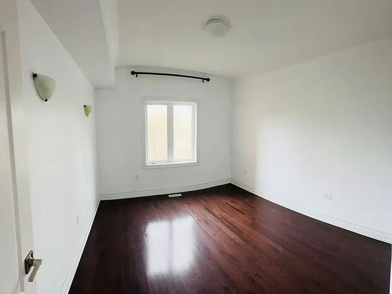 750 Valley Green Trl #101 — Photo 4