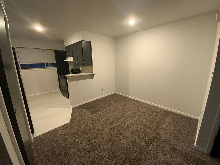 Library Place Apartments — Photo 5