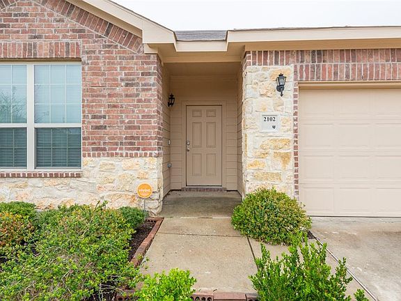 4th image of 2102 Brenham Dr
