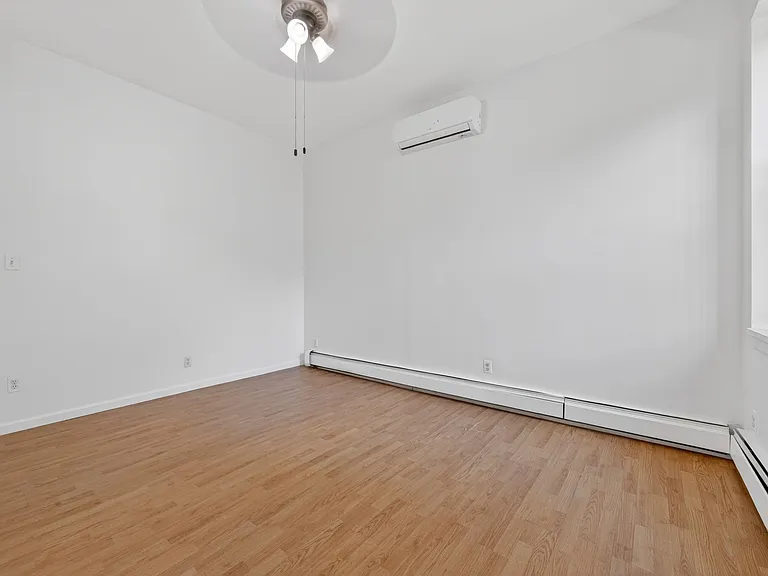 40 Maple St #4 — Photo 10