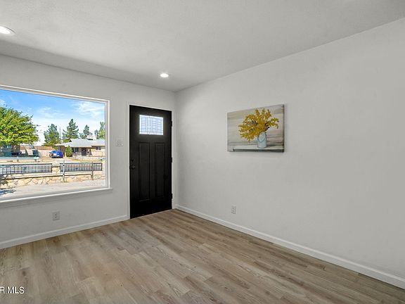 3rd image of 4948 Sun Valley Dr