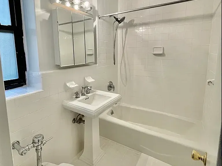 331 E 71st St #1J — Photo 8