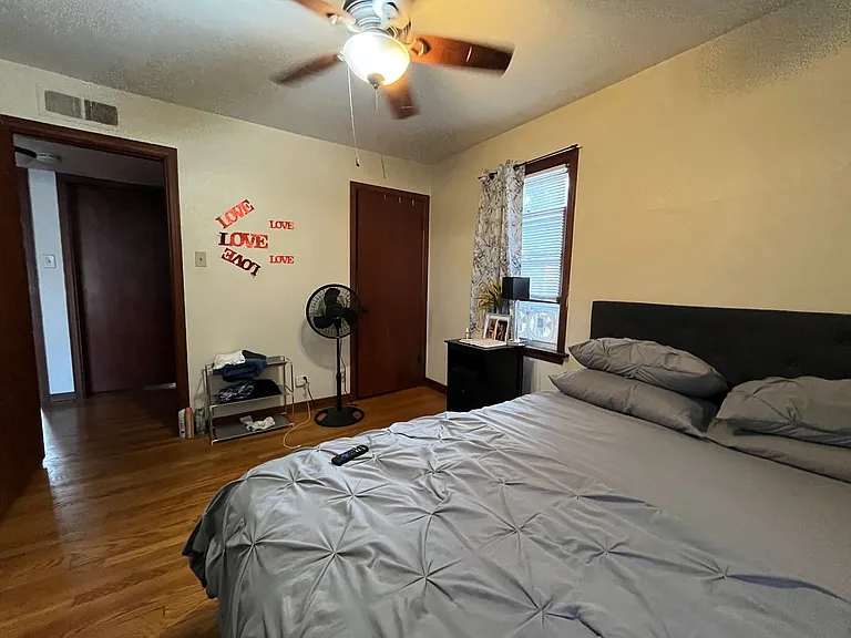 7411-19 W Center St — Photo 5