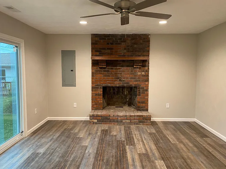 511 Joy Dr — Photo 3