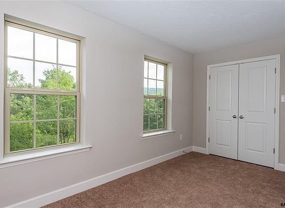 5th image of 62 Katelyn Dr