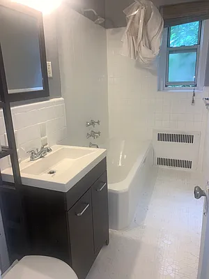 Rented by Showcase Realty | media 23