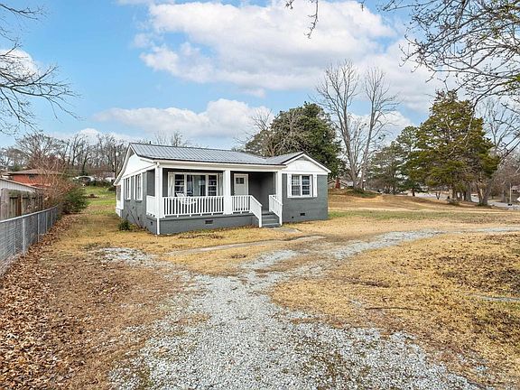 2nd image of 4108 Saks Rd