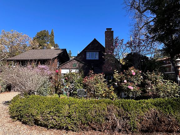 3rd image of 1619 Carmel Dr