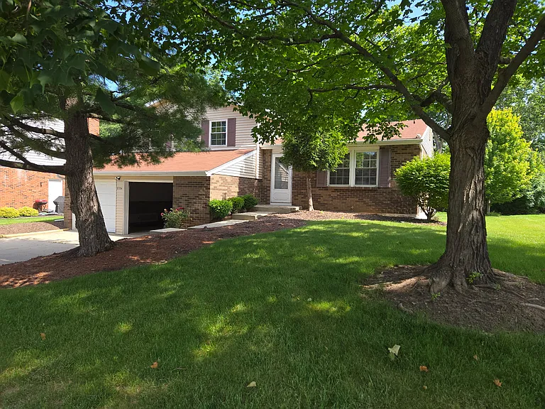 2724 Jupiter Dr — Photo 7